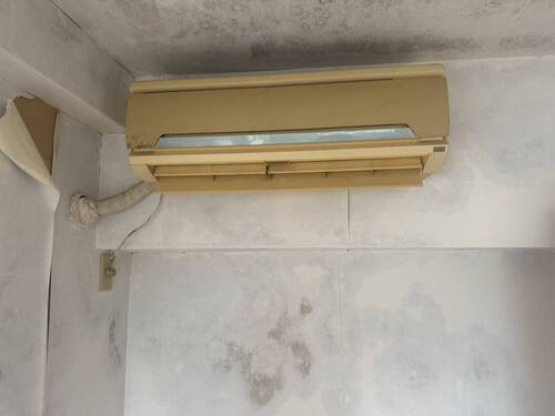 豊中市でエアコンを取り外す前の設置状況