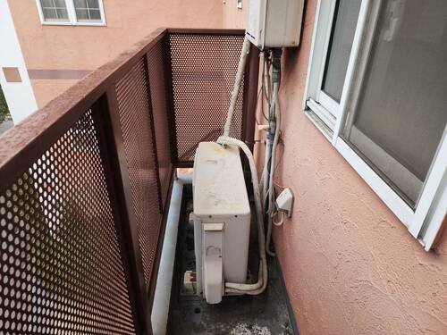 豊中市でエアコンを取り外す前の設置状況