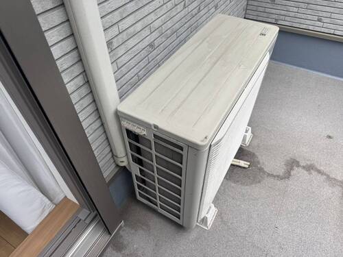 東大阪市でエアコンを取り外す前の設置状況