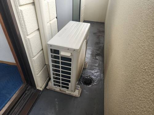 川西市でエアコンを取り外す前の設置状況