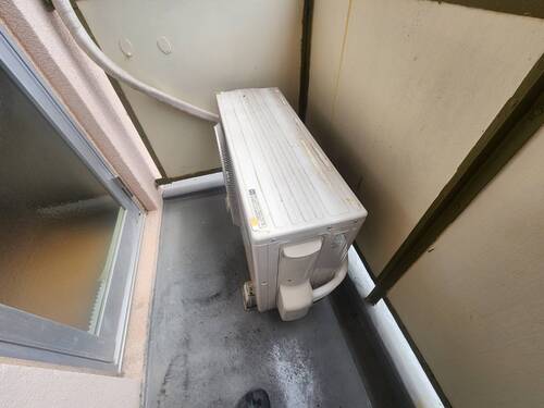 富田林市でエアコンを取り外す前の設置状況