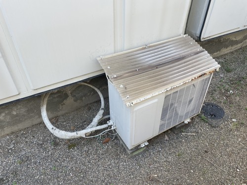 熊取町でエアコンを取り外す前の設置状況
