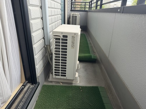 京都市でエアコンを取り外す前の設置状況