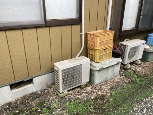 かすみがうら市でエアコンを取り外す前の設置状況