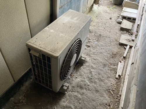 栃木市でエアコンを取り外す前の設置状況