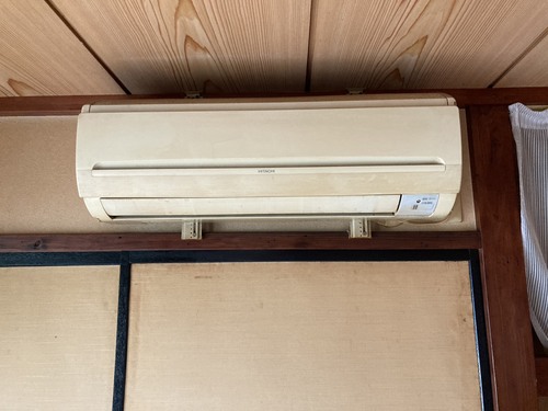 栃木市でエアコンを取り外す前の設置状況