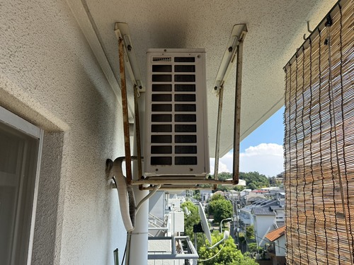 豊中市でエアコンを取り外す前の設置状況