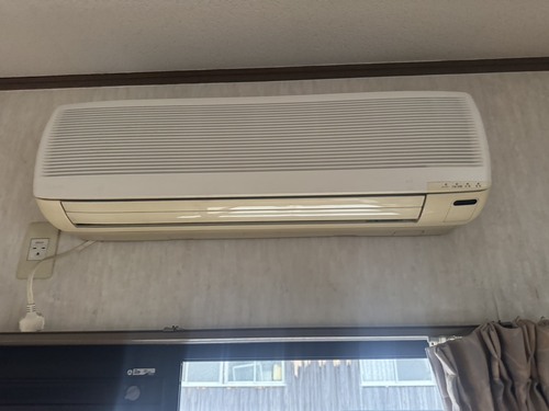 天理市でのエアコン回収前の写真