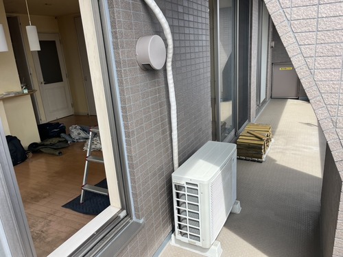 中野区でエアコンを取り外す前の設置状況