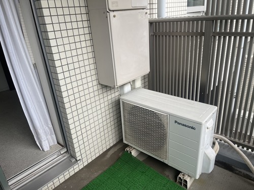 川崎市でエアコンを取り外す前の設置状況