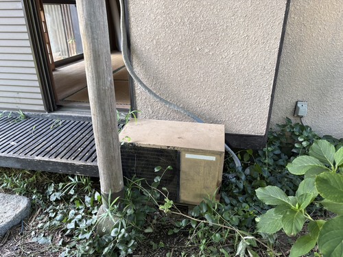 蓮田市でエアコンを取り外す前の設置状況