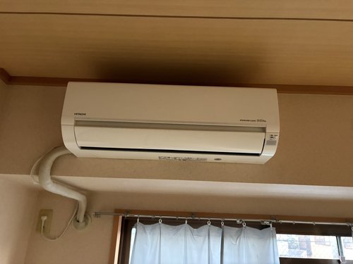 足立区で無料回収する前のエアコン