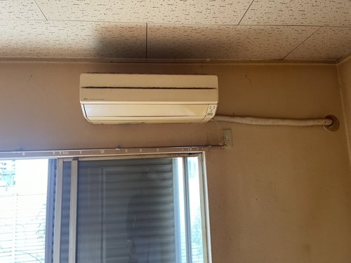 千葉市のエアコン回収・写真9・撤去前