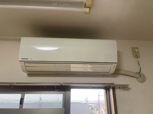 斑鳩町で無料回収する前のエアコン