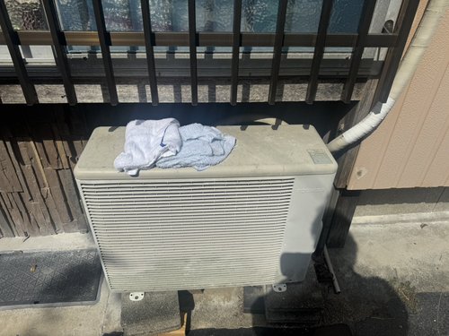 池田市のエアコン回収・写真6・撤去前