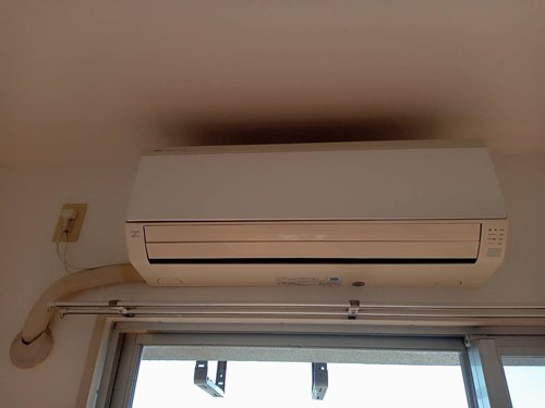 貝塚市で無料回収する前のエアコン