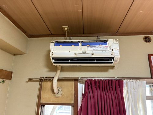 江東区のエアコン回収・写真3・撤去前