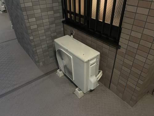 江東区のエアコン回収・写真4・撤去前
