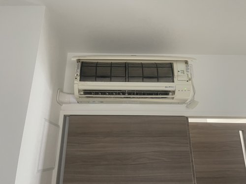 墨田区のエアコン回収・写真3・撤去前