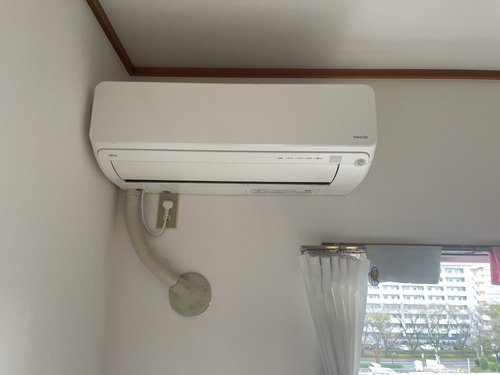 立川市で無料回収する前のエアコン