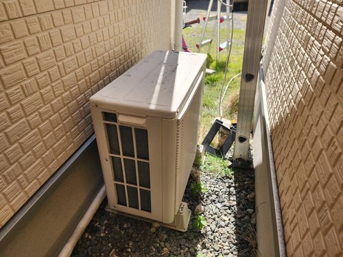 高槻市のエアコン回収・写真4・撤去前